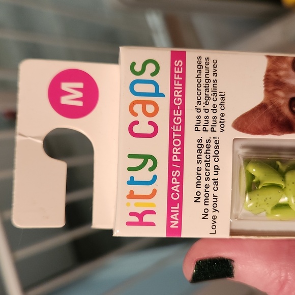 NWOT Kitty Caps, size medium (9-13 lbs) - Picture 2 of 7